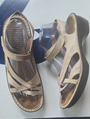 Naot Beige Leather Strappy Sandals Size 11